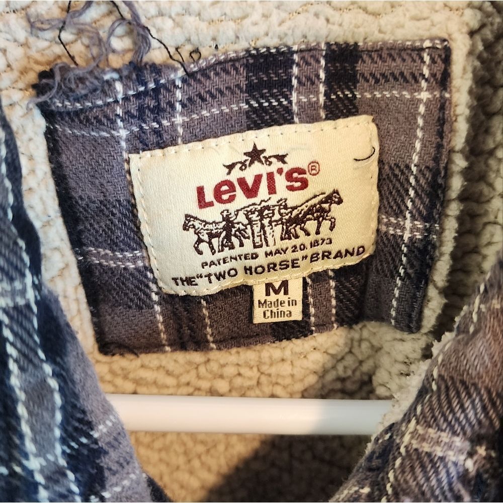 Men's Levi's Button-Down Jacket, Size Medium - image 2